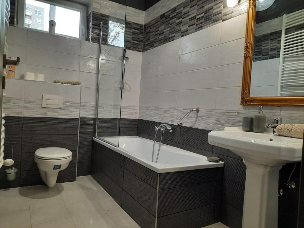 Bed and Breakfast Borostyan Panzio Debrecen Exterior foto