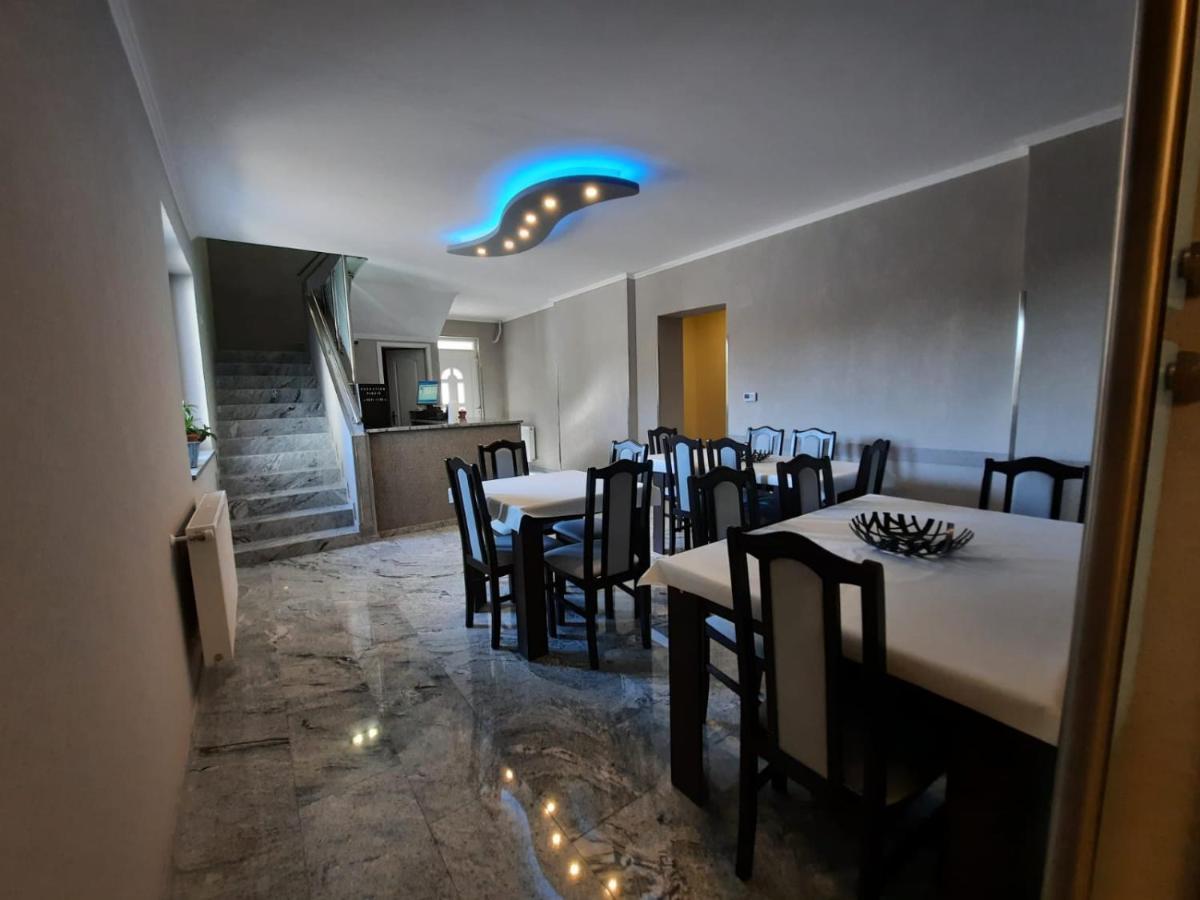 Bed and Breakfast Borostyan Panzio Debrecen Exterior foto