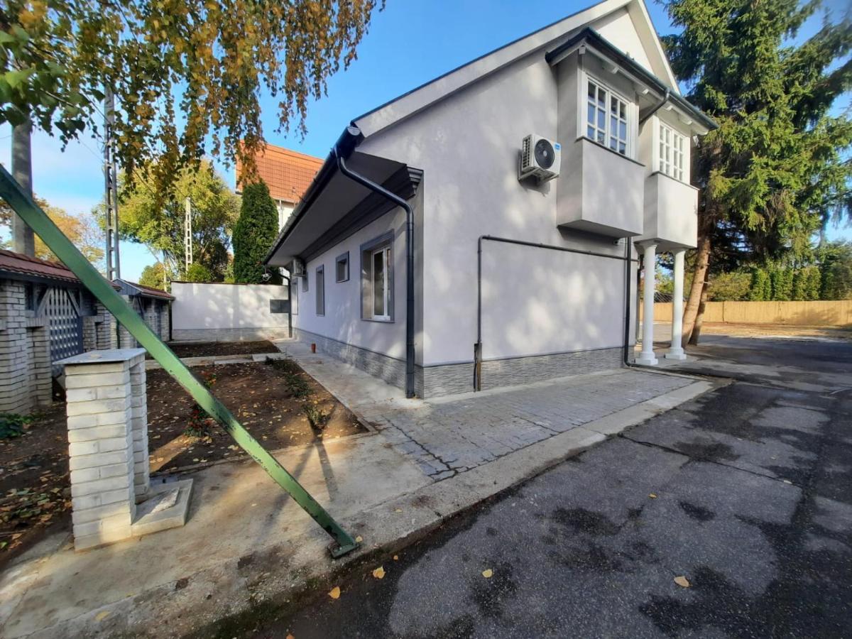 Bed and Breakfast Borostyan Panzio Debrecen Exterior foto